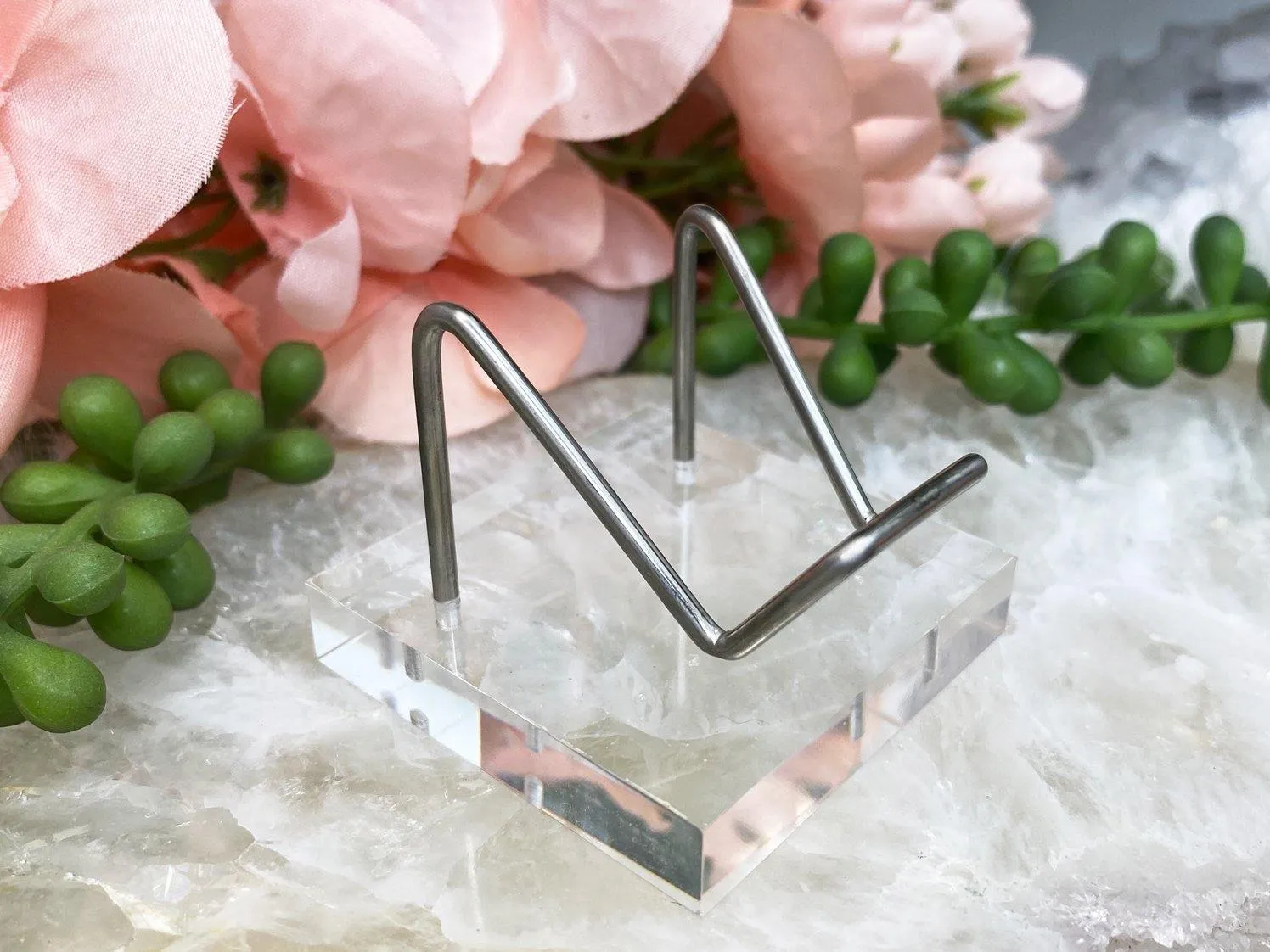 Acrylic Metal Specimen Stand