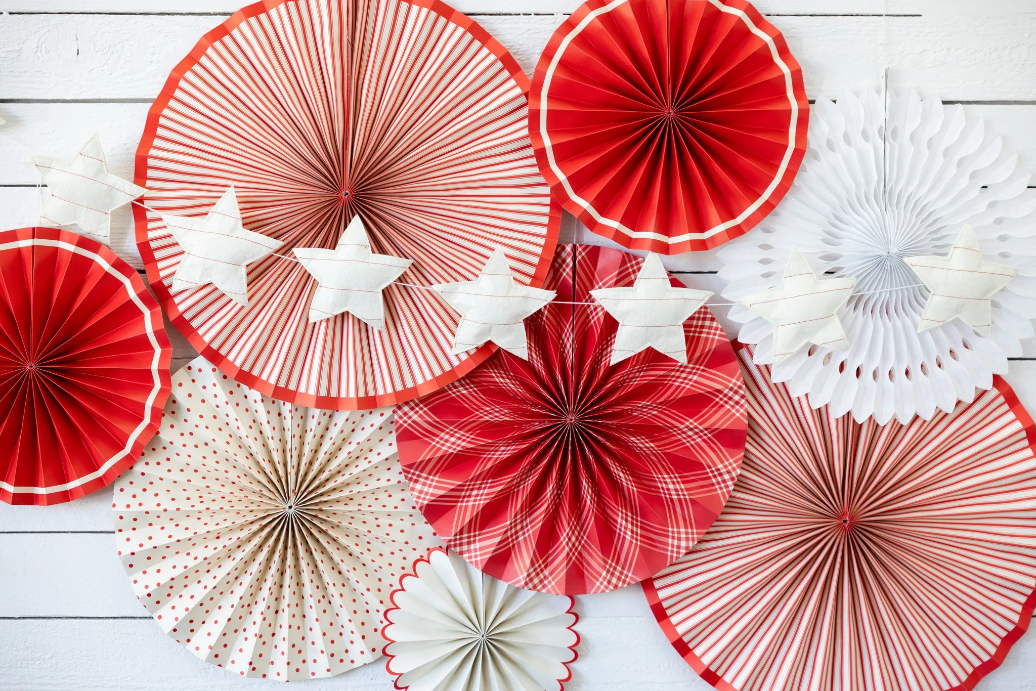 BEC1002 - Believe Felt Striped Star Banner