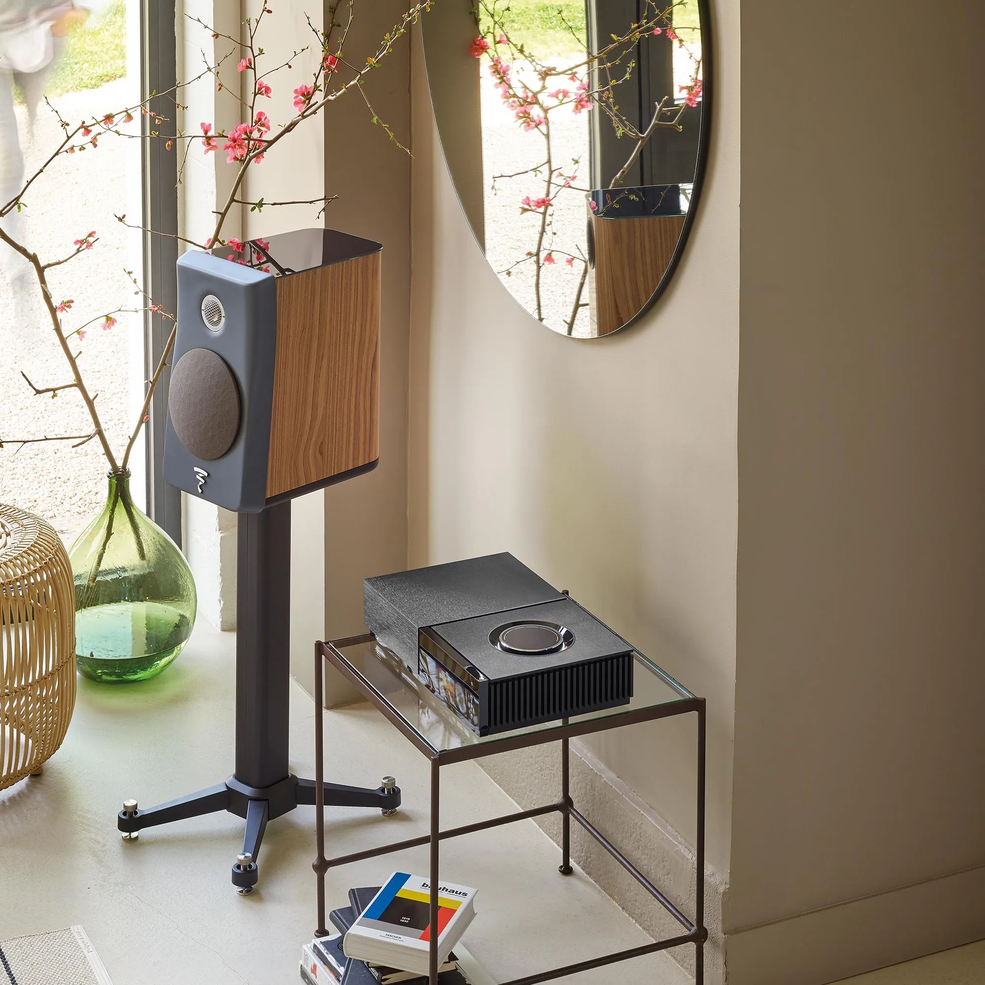 Focal Kanta N°1 Standmount Speakers Pair - with stands