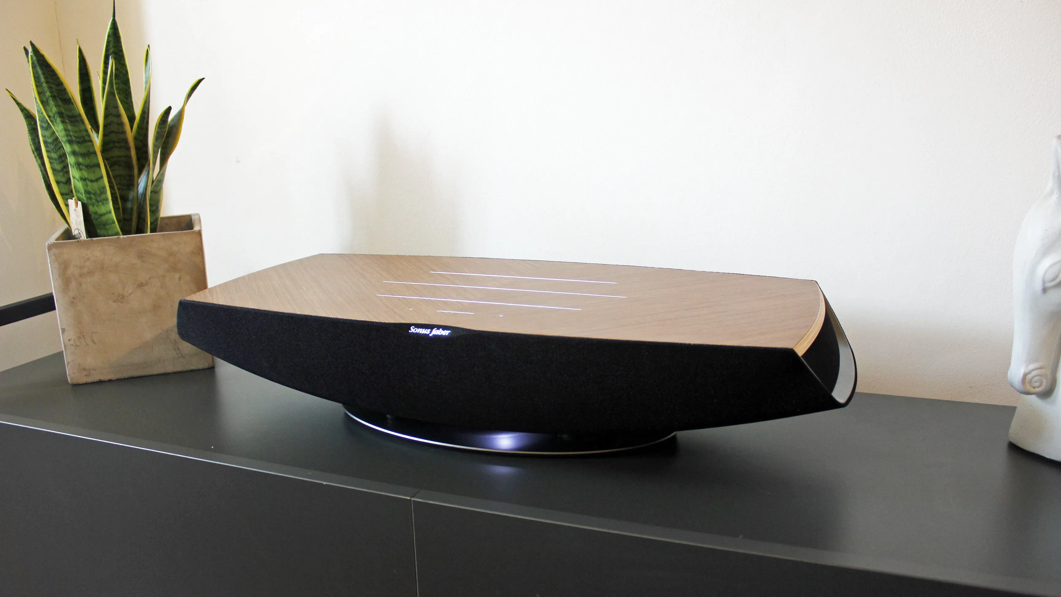 Sonus Faber Omnia Wireless Speaker with HDMI ARC and Turntable Input
