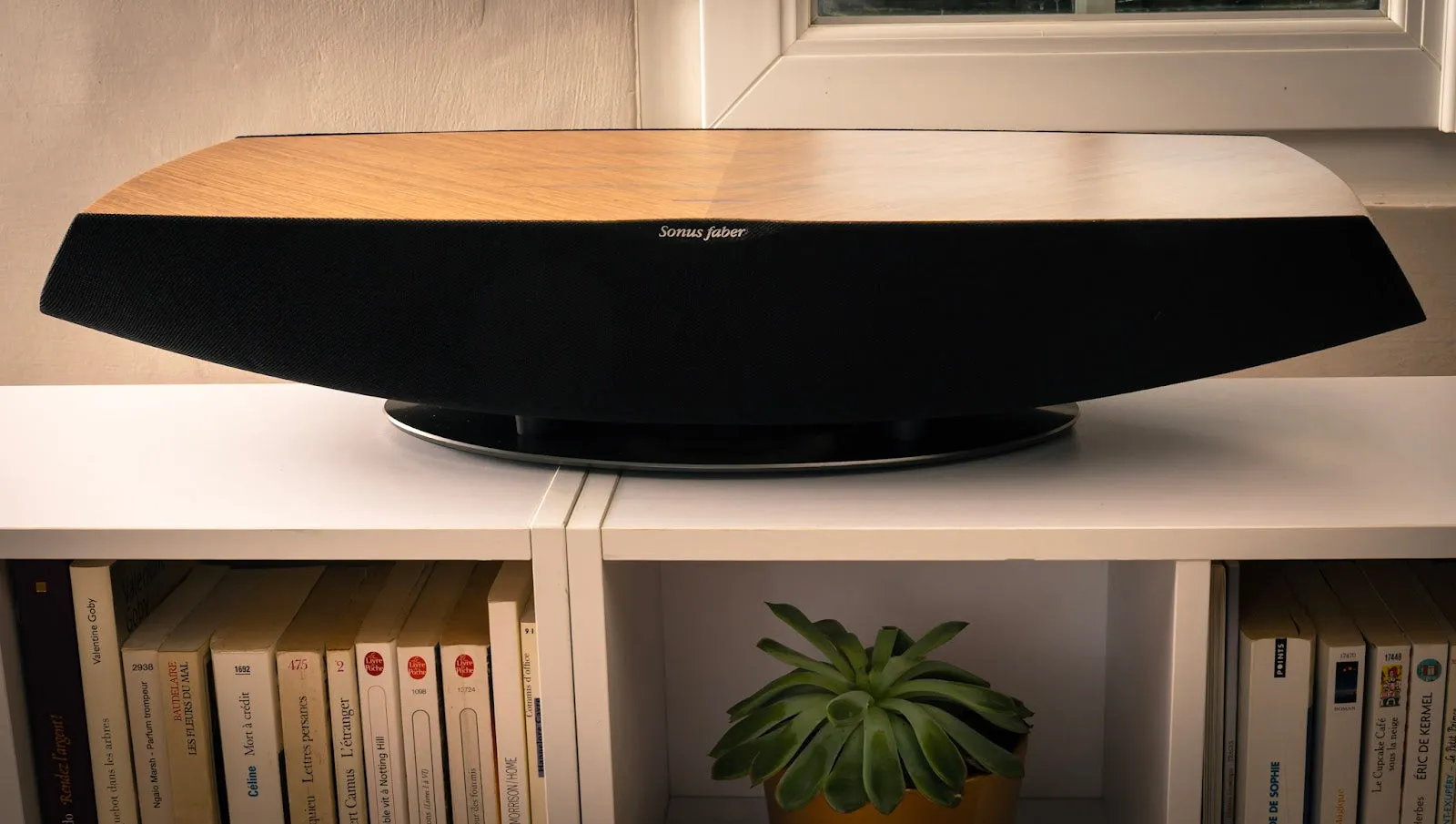 Sonus Faber Omnia Wireless Speaker with HDMI ARC and Turntable Input