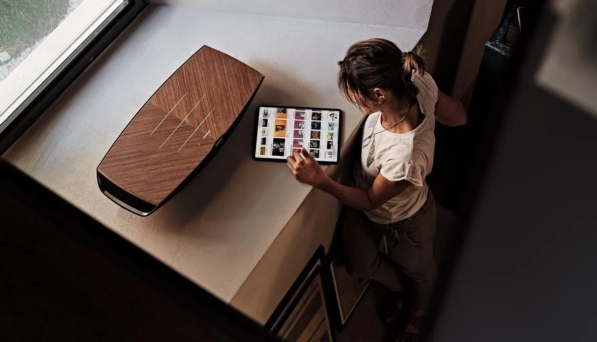 Sonus Faber Omnia Wireless Speaker with HDMI ARC and Turntable Input