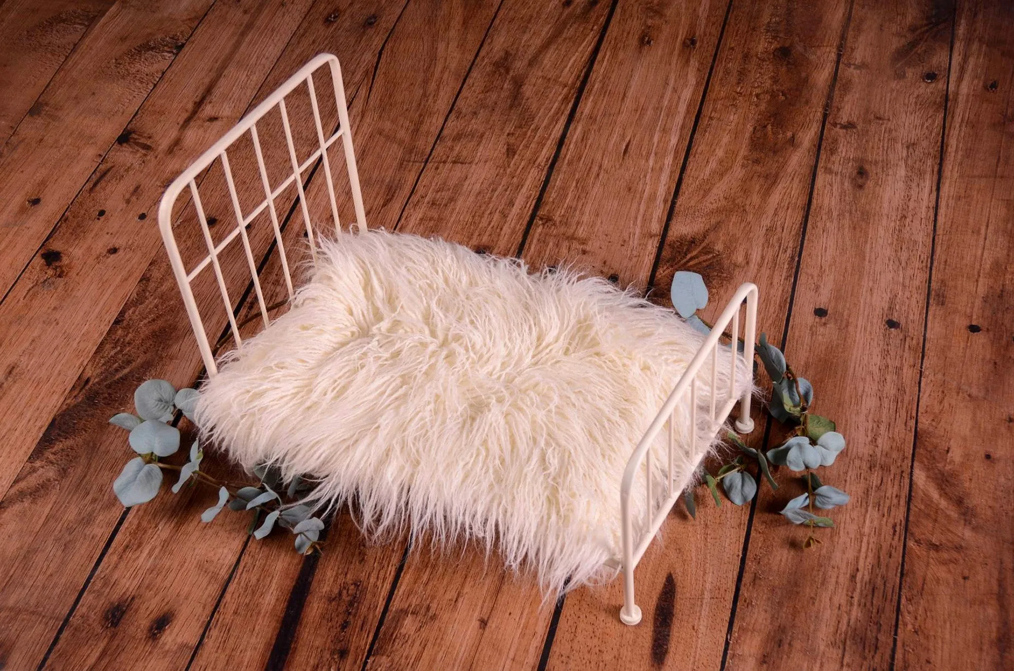 Vintage Bed - White Model 5