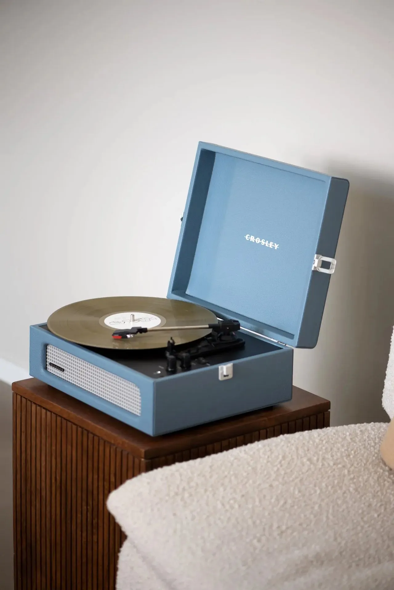 VOYAGER 2-WAY BLUETOOTH RECORD PLAYER | BLUE
